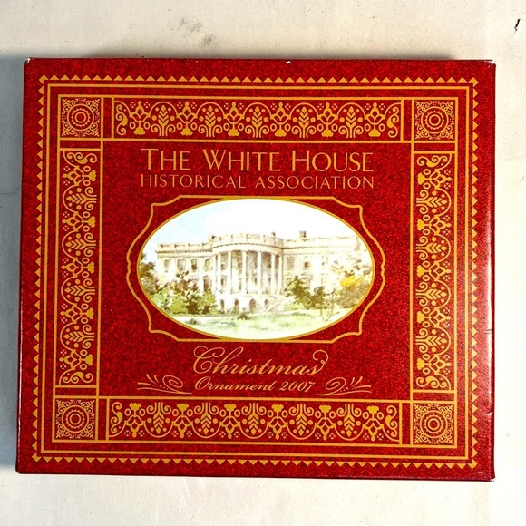 Christmas 2007 WHITE HOUSE HISTORICAL ASSOCIATION CHRISTMAS ORNAMENT w/ BOOKLET - Picture 5 of 6